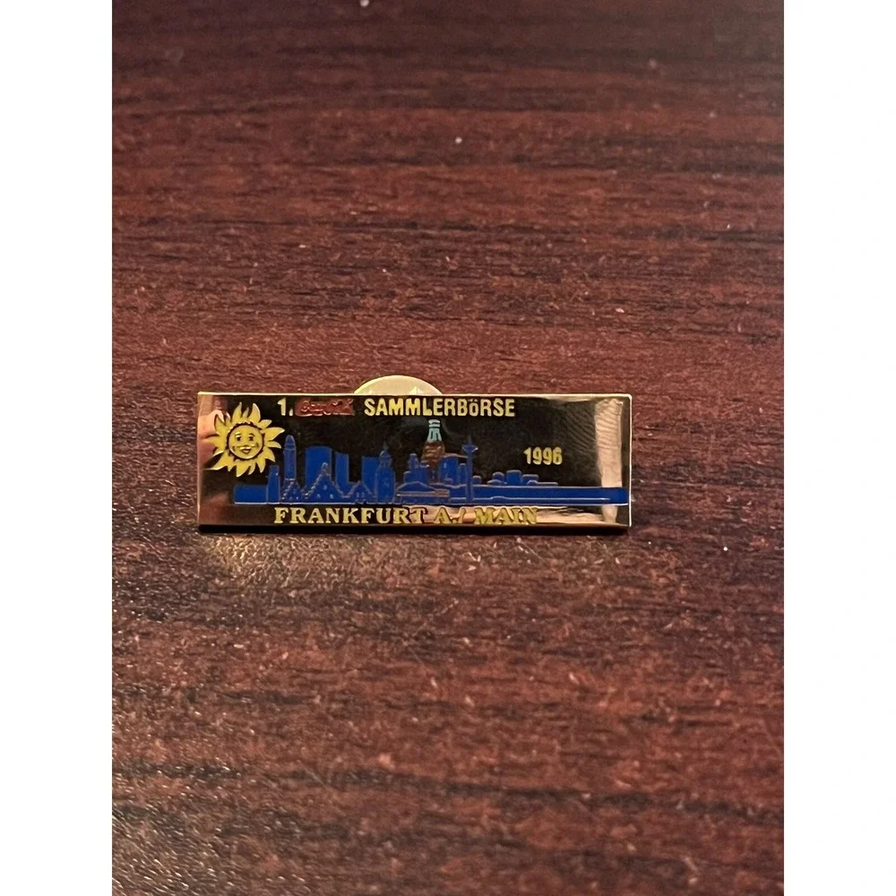 Vintage 1996 Coca-Cola Coke Sammlerborse Frankfurt Lapel Hat‎ Pin